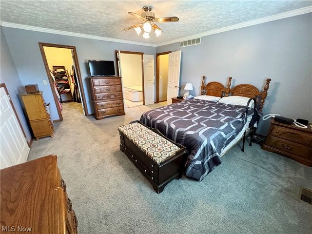6385 Harbor Drive NW, Canton, OH 44718