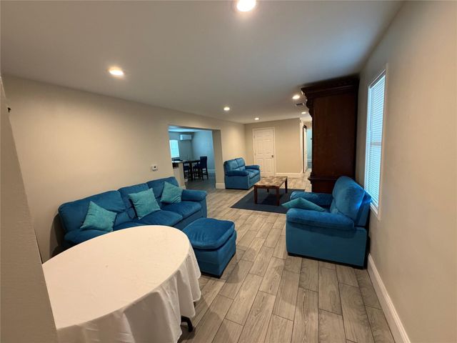 1836 Road 5210, Cleveland, TX 77327