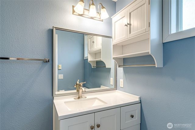 60 Crystal Court, Sequim, WA 98382