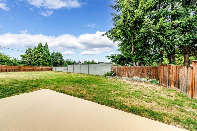 60 Crystal Court, Sequim, WA 98382