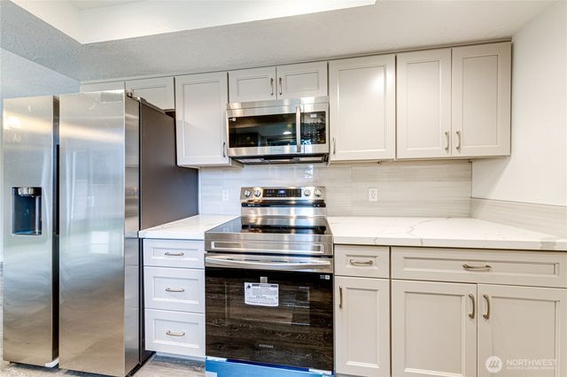 60 Crystal Court, Sequim, WA 98382
