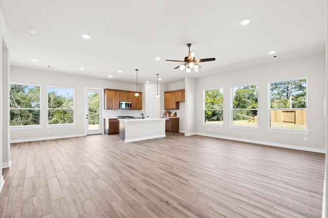 1605 Carefree Circle, Seabrook, TX 77586