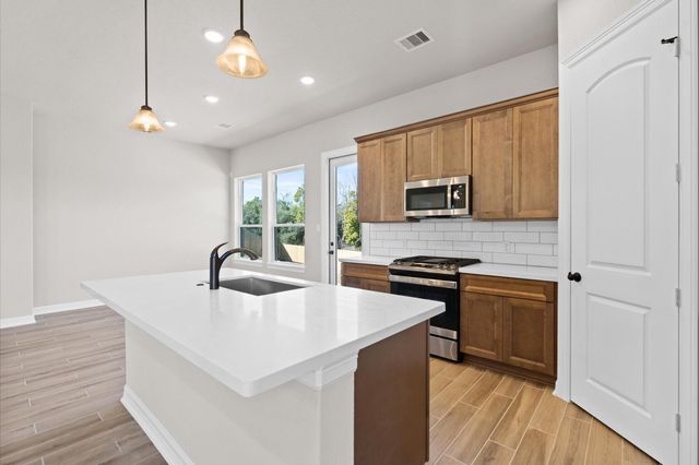 1605 Carefree Circle, Seabrook, TX 77586