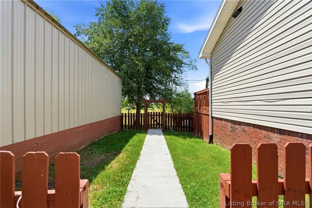 4593 Raymond Road NE, Corydon, IN 47112