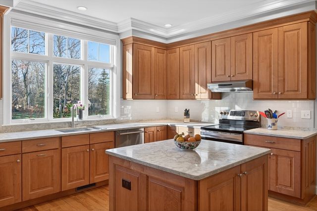 18 Sleeping Dog Path, Yarmouth, MA 02675