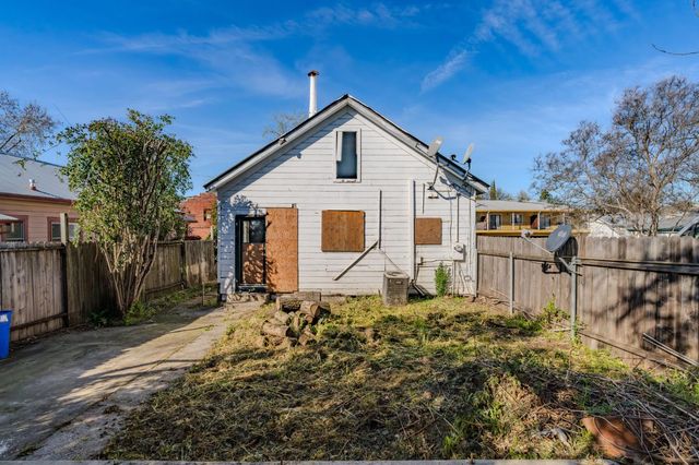 48 Boston Aly, Sutter Creek, CA 95685