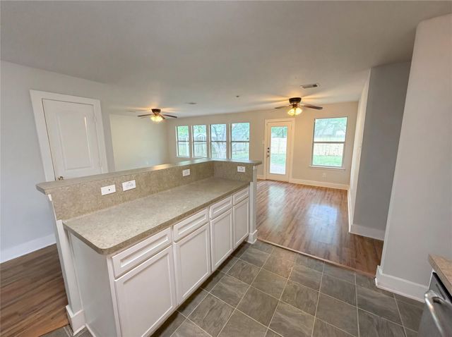 414 Binnacle Way, Crosby, TX 77532