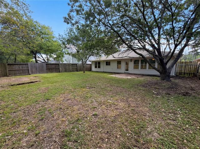 414 Binnacle Way, Crosby, TX 77532