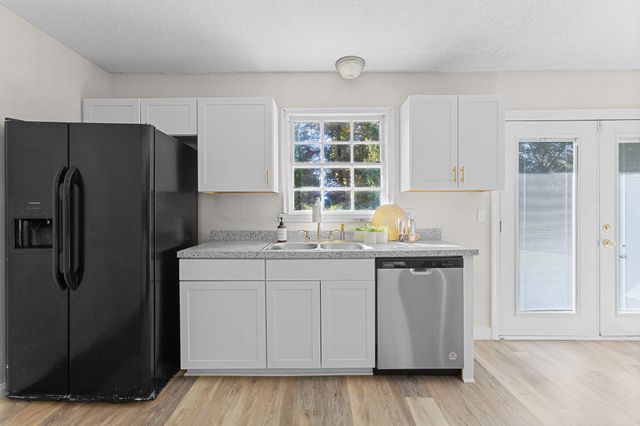 608 E 3rd North Street, Summerville, SC 29485