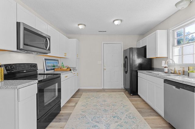 608 E 3rd North Street, Summerville, SC 29485