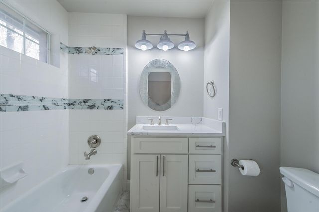 4209 Pinecreek Drive, Rowlett, TX 75088