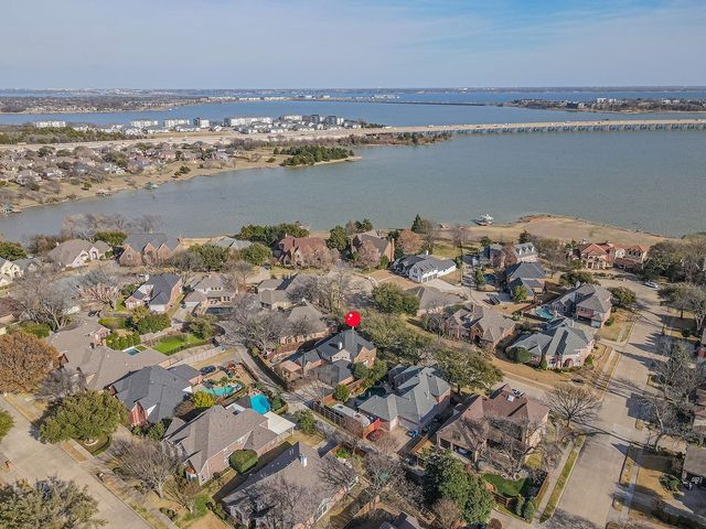 4209 Pinecreek Drive, Rowlett, TX 75088