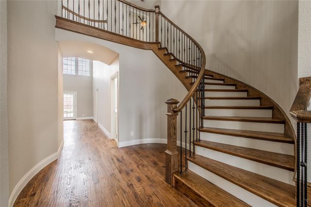 4209 Pinecreek Drive, Rowlett, TX 75088