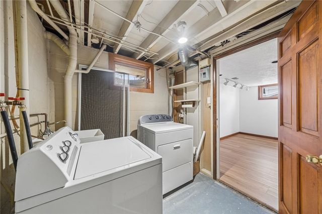 1435 Great Oak, Scott Twp, PA 15220