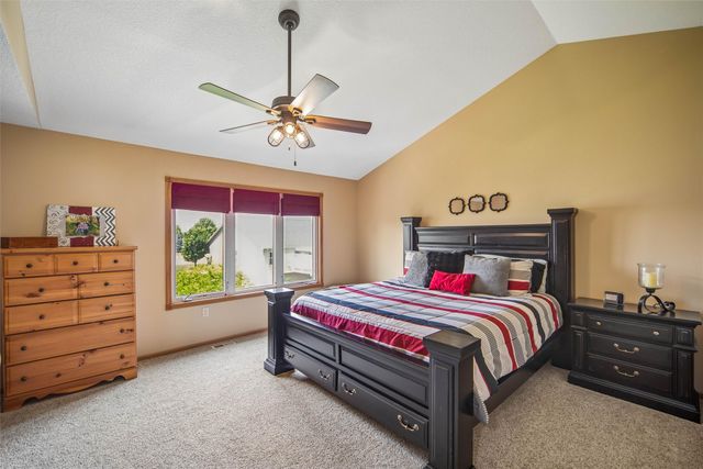 237 19th Street SW, Altoona, IA 50009