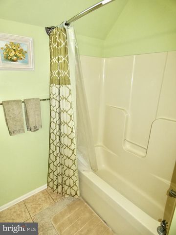 61 ROSE HILL DR, Bear, DE 19701