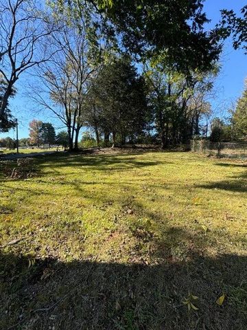 1170 S Ocoee Street, Cleveland, TN 37311