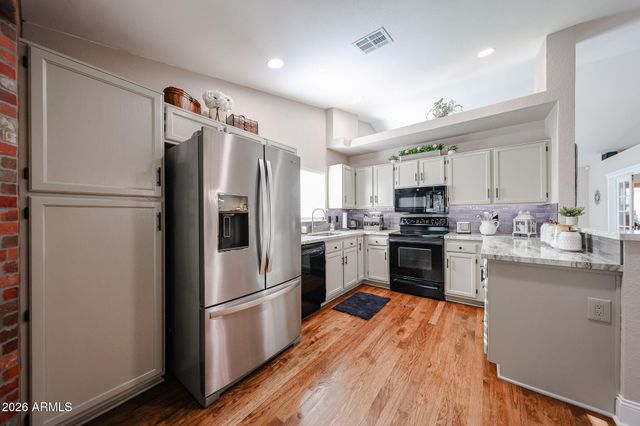 6102 W CHERYL Drive, Glendale, AZ 85302