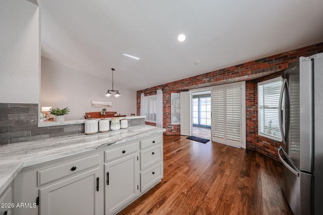 6102 W CHERYL Drive, Glendale, AZ 85302