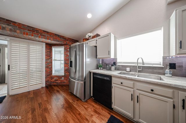 6102 W CHERYL Drive, Glendale, AZ 85302