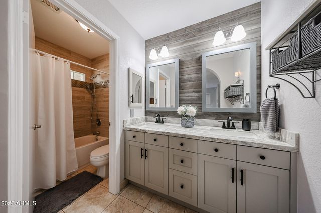 6102 W CHERYL Drive, Glendale, AZ 85302