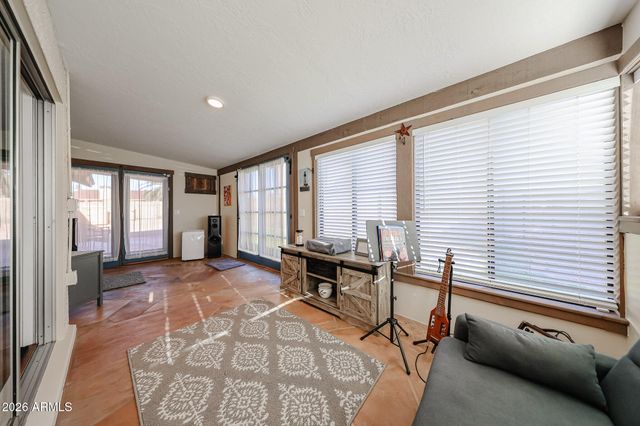 6102 W CHERYL Drive, Glendale, AZ 85302