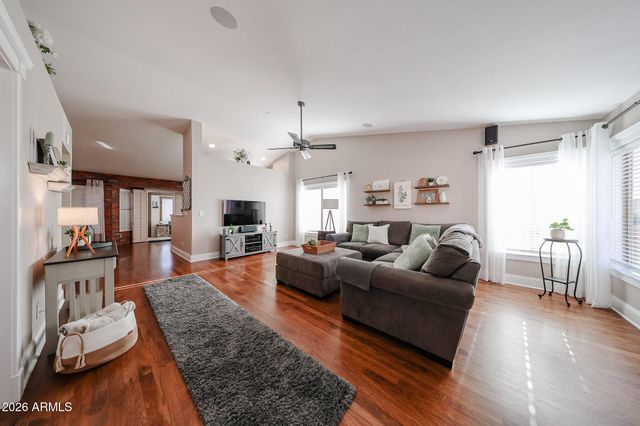 6102 W CHERYL Drive, Glendale, AZ 85302