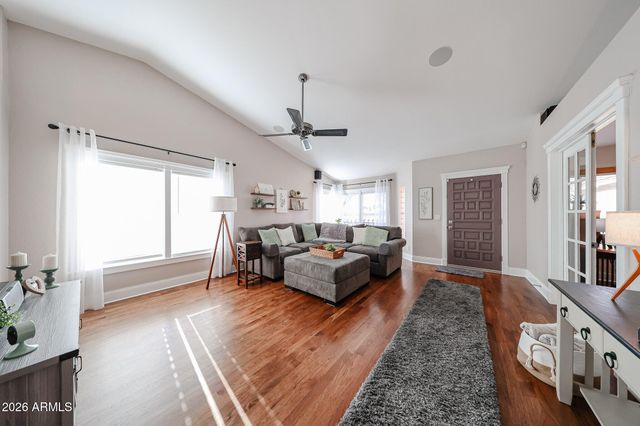 6102 W CHERYL Drive, Glendale, AZ 85302