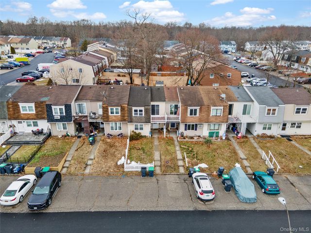 110 Chrystal Drive, Maybrook, NY 12543