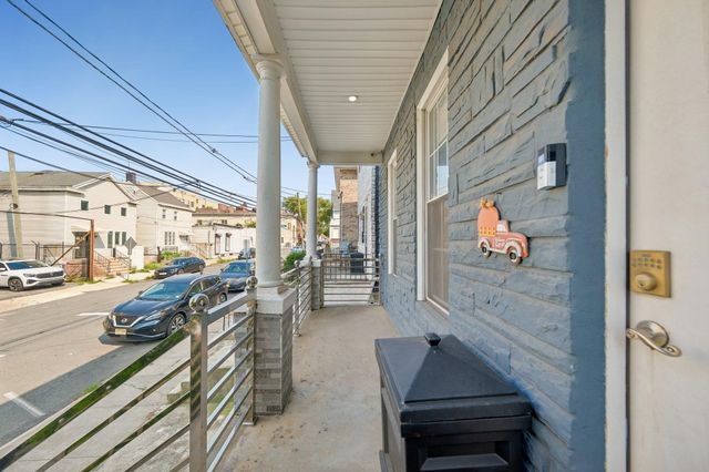 205 JEWETT AVE, Jc, Journal Square, NJ 07304