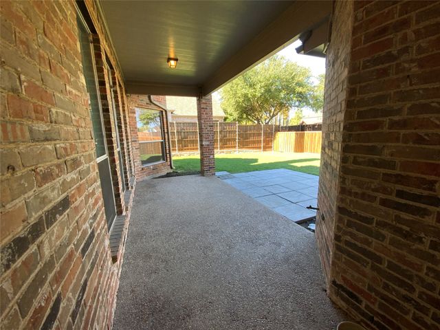 1870 Dowelling Drive, Frisco, TX 75036