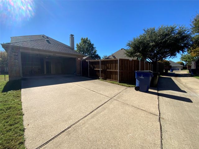 1870 Dowelling Drive, Frisco, TX 75036