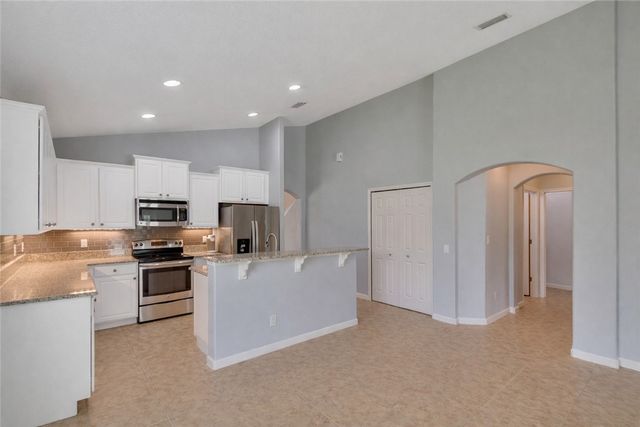 655 Valencia Circle SW, Vero Beach, FL 32968