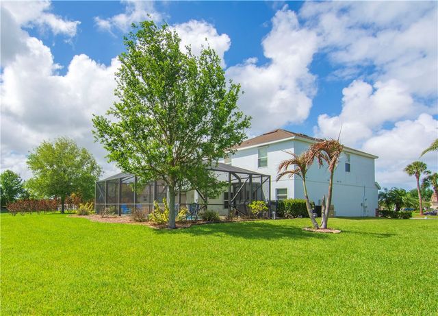 655 Valencia Circle SW, Vero Beach, FL 32968