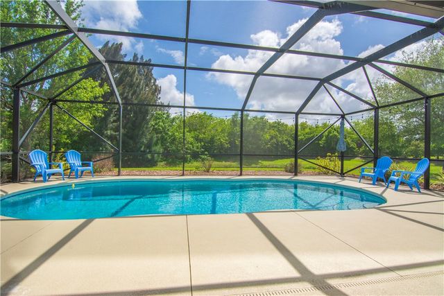 655 Valencia Circle SW, Vero Beach, FL 32968