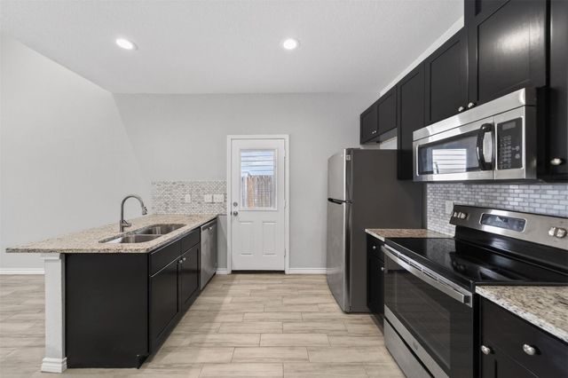 16684 E Ivanhoe, Montgomery, TX 77316