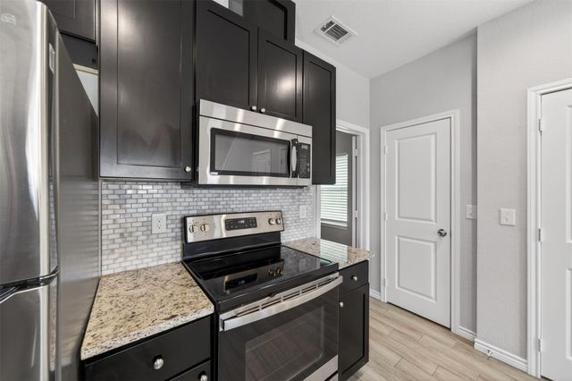 16684 E Ivanhoe, Montgomery, TX 77316