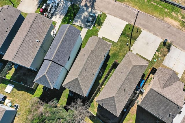16684 E Ivanhoe, Montgomery, TX 77316
