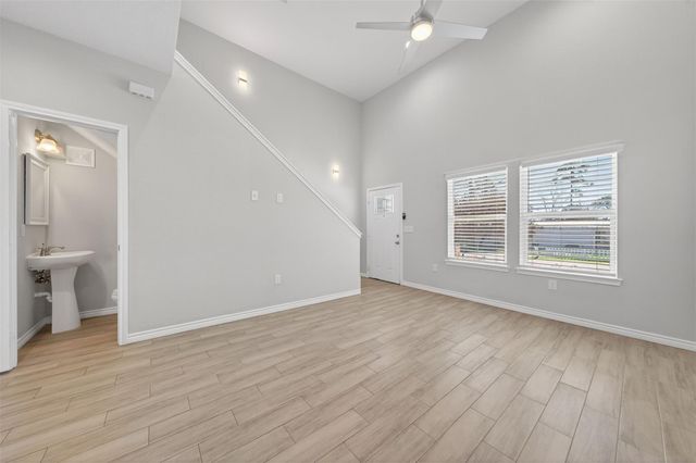 16684 E Ivanhoe, Montgomery, TX 77316