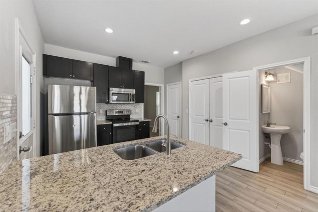 16684 E Ivanhoe, Montgomery, TX 77316