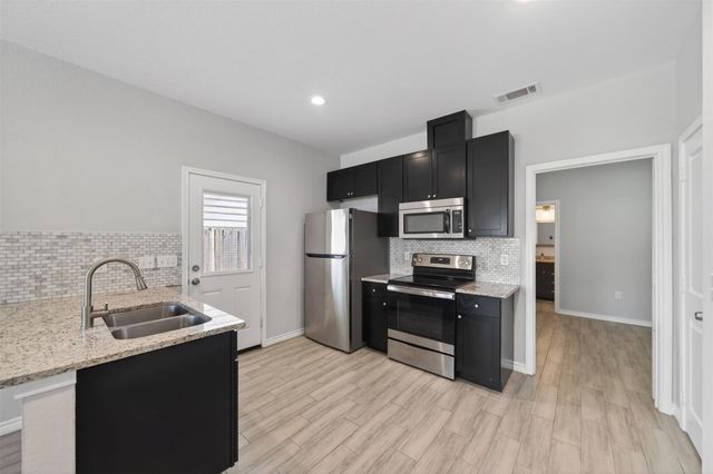 16684 E Ivanhoe, Montgomery, TX 77316