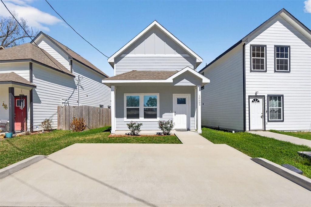 16684 E Ivanhoe, Montgomery, TX 77316