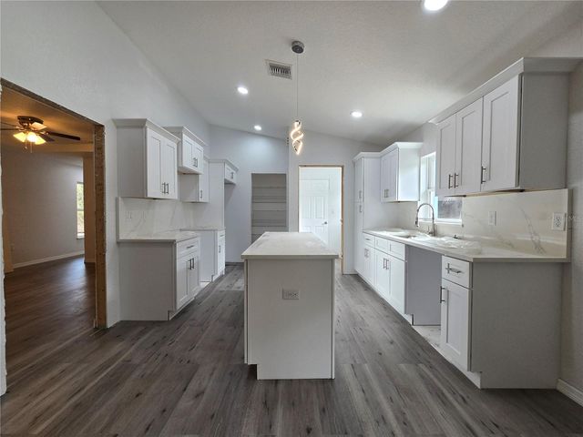 21 SEQUOIA DRIVE CRSE, Ocklawaha, FL 32179