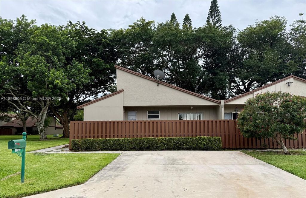22279 Woodborn Dr, Boca Raton, FL 33428