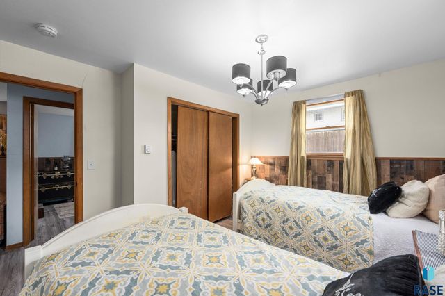 1408 E Sylvan Cir Circle, Brandon, SD 57005