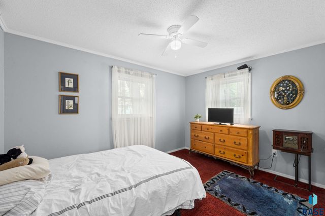 1408 E Sylvan Cir Circle, Brandon, SD 57005