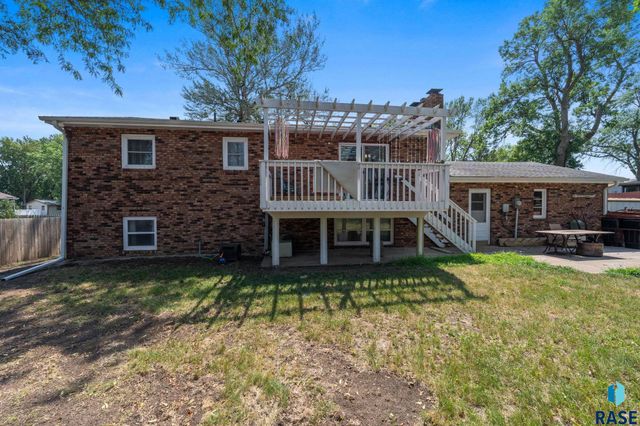 1408 E Sylvan Cir Circle, Brandon, SD 57005