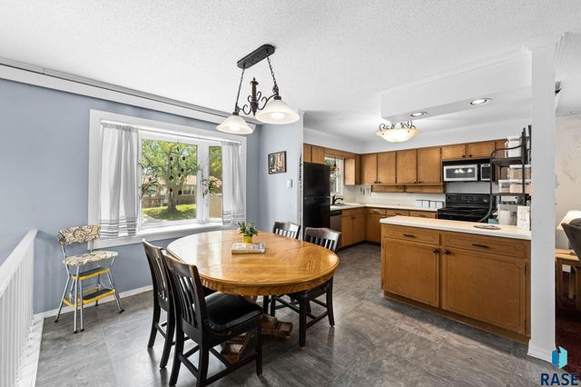 1408 E Sylvan Cir Circle, Brandon, SD 57005