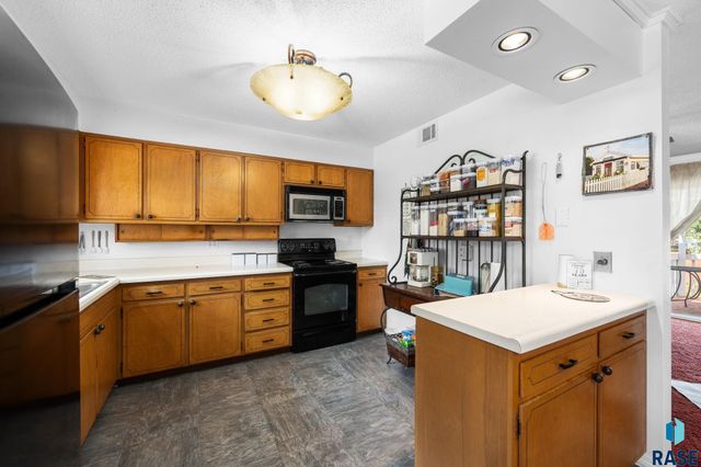 1408 E Sylvan Cir Circle, Brandon, SD 57005