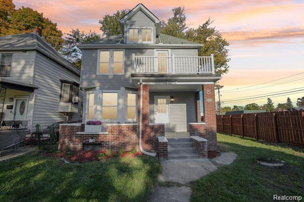 3736 IROQUOIS Street, Detroit, MI 48214